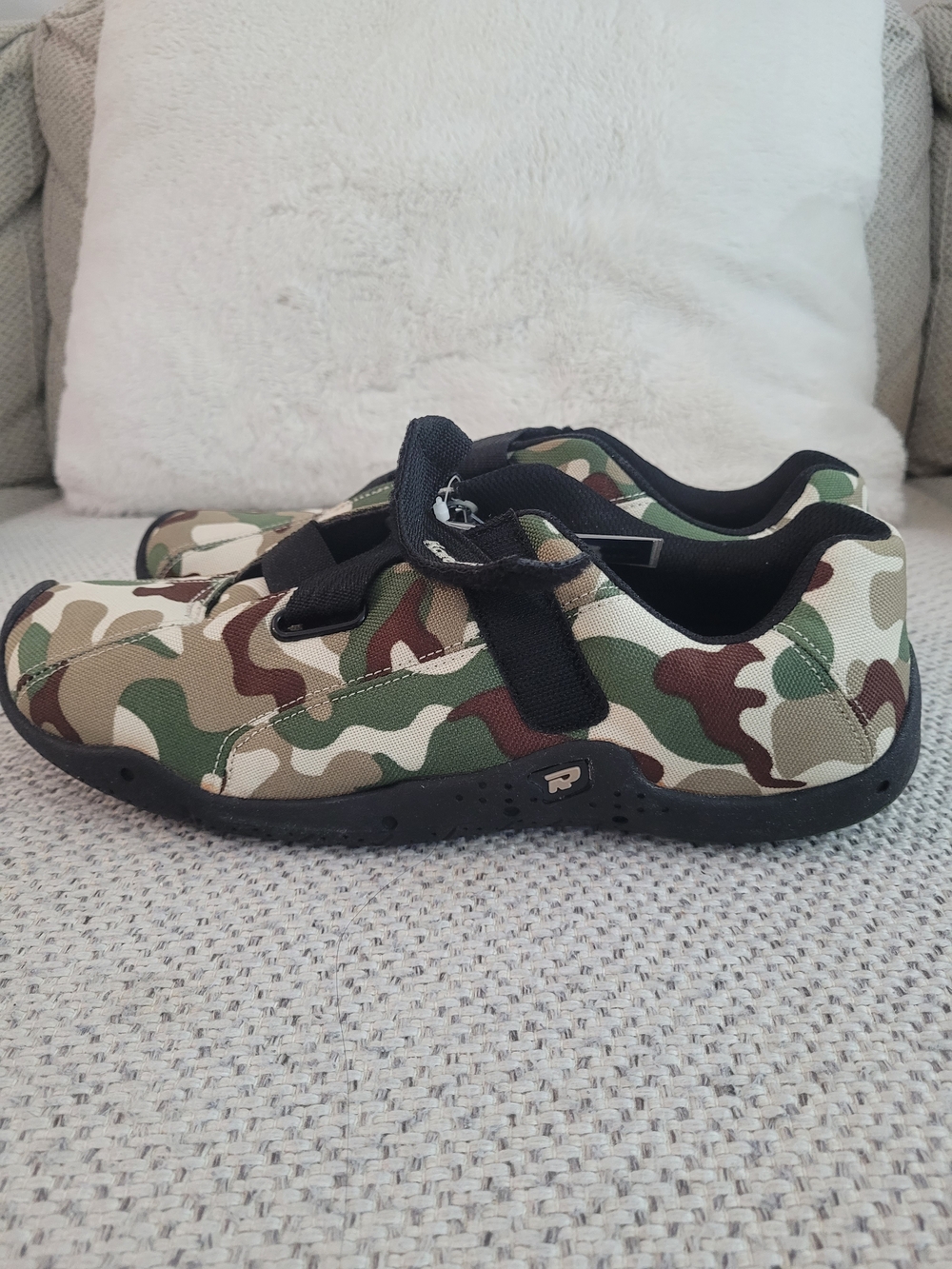 Roos Women's Camouflage Athletic Shoes with Hook-and-Loop Strap